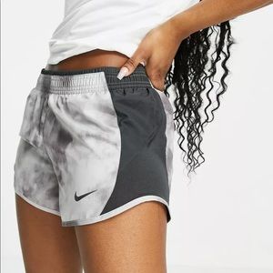 Nike Women's Tempo Icon Clash Tie Dye Running Gym Shorts NEW Dri FIT Gray